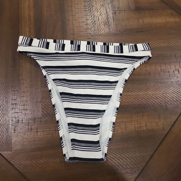 NWT! Black and white striped bikini Medium Moderate Coverage - Picture 1 of 4